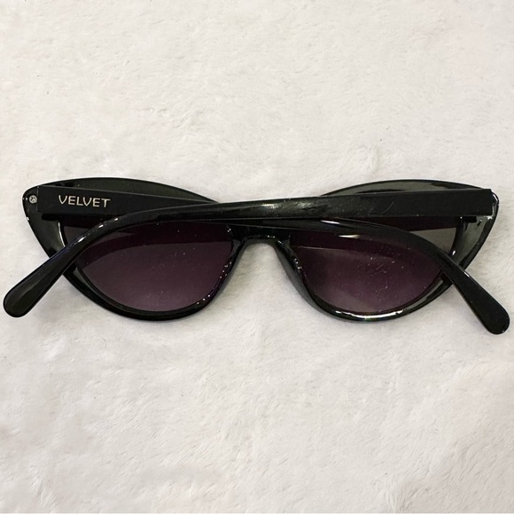 Velvet Lily Sunglasses Black Cat Eye Gold Accent Trim Gray Purple Lenses UV pro main image 6